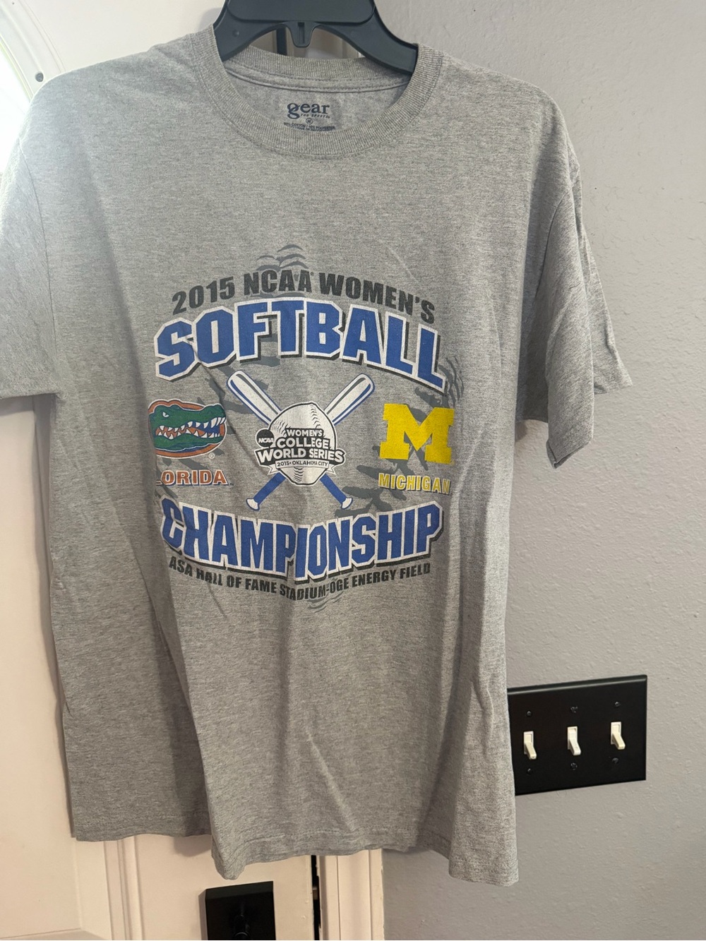 2015 NCAA Women's Softball Championship Gray Tee. Florida vs Michigan